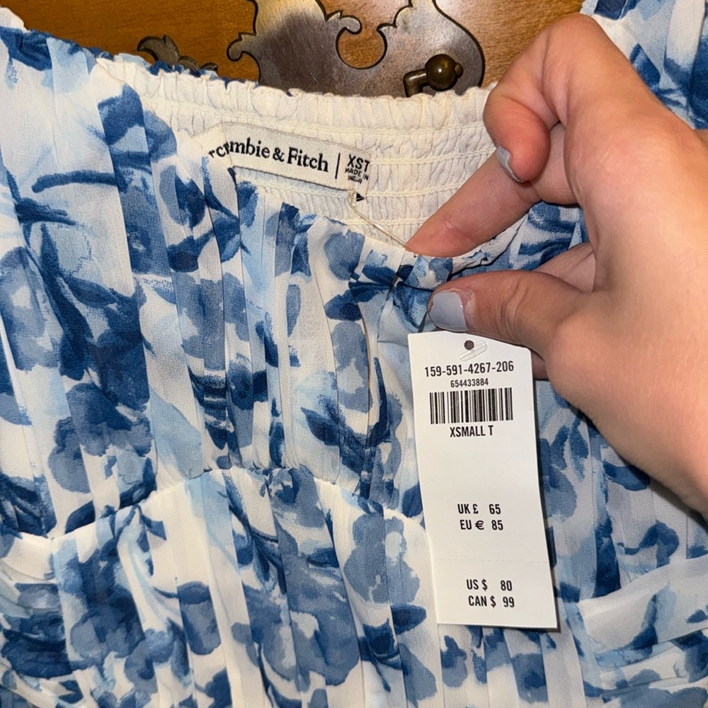 NWT Abercrombie blue floral babydoll dress. Size XS tall - Picture 3 of 6